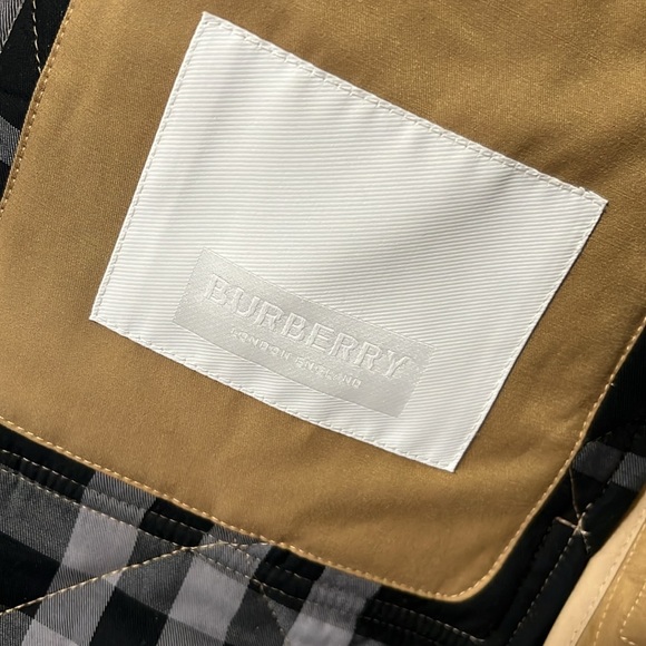 NWT Burberry tan quilted jacket coat with removable Sherpa neck lining, size S - Picture 5 of 11